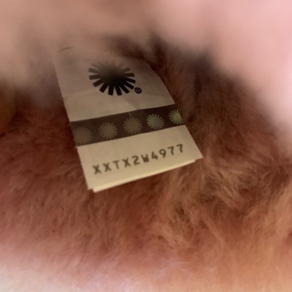 💕New UGG Mini Bailey Fluff Buckle Boots💕 - Picture 6 of 7